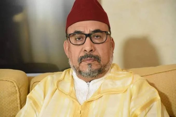 Cheikh Sidi Mohamed El Kébir Tidjani, Khalife général de la Tijaniyya du Maroc, lors de sa visite au Mali pour renforcer les liens spirituels et politiques entre les deux nations.