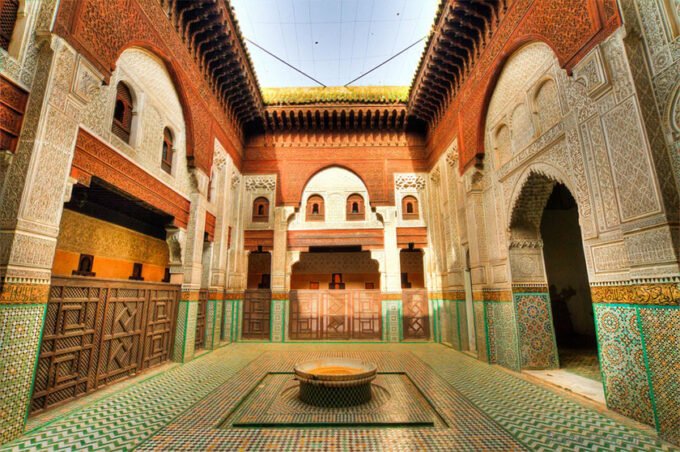 Medersa Bou Inania, Fès, horloge hydraulique, architecture mérinide, histoire du Maroc, éducation médiévale, clepsydre, Abou Inân Fâris ben Ali, restauration monument historique