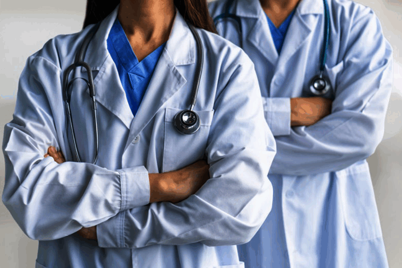 Capture d'écran de la nouvelle plateforme numérique du CNOM, illustrant l'interface utilisateur simplifiée pour les démarches des médecins.
