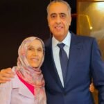 Abdellatif Hammouchi recevant son ancienne professeure Fatima Houssa, un geste de reconnaissance salué sur les réseaux sociaux.