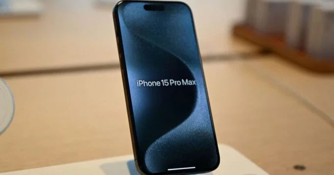 Apple's $250M Siri Settlement: Are You Eligible for Up to $95? Here's How to Claim Your Share 7 A graphic depicting the Apple logo with money or a claim form, representing the Siri settlement for iPhone users.
