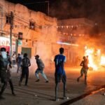Sénégal-Gambie : la Senelec peut-elle venir à la rescousses d’un réseau électrique sous tension ? 6 Manifestation de Gambiens à Banjul contre les coupures d'électricité et d'eau, le 8 septembre 2026.