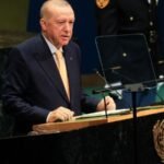 الرئيس التركي رجب طيب أردوغان يلقي خطابًا في الجمعية العامة للأمم المتحدة.