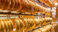 صورة لسبائك ذهبية ترمز لاستقرار أسعار الذهب في السعودية وسط التوترات الإقليمية.