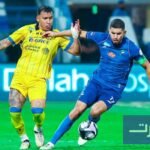 مروان سعدان يغادر الملعب على نقالة بعد إصابته في مباراة الفتح والتعاون