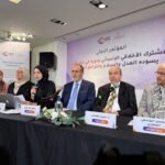 صورة لمشاركين في مؤتمر إعلان لندن للمشترك الأخلاقي الإنساني يناقشون القضايا العالمية.