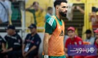 ريان آيت نوري لاعب مانشستر سيتي بقميص المنتخب الجزائري