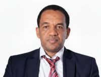 صورة توضيحية للمشهد السياسي المغربي يظهر فيها رموز أحزاب مختلفة وانتقال سياسيين