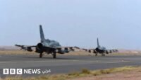 صورة تظهر آثار الصراع في اليمن، مع التركيز على الجانب الإنساني والعسكري.