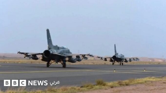 صورة تظهر آثار الصراع في اليمن، مع التركيز على الجانب الإنساني والعسكري.