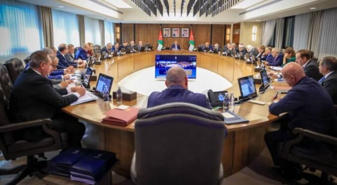 صورة لمدرسة حديثة في الأردن ترمز لتطوير البنية التحتية التعليمية