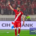 الوداد وحكيم زياش: نهاية مسار قصير بتراضٍ متبادل ورسائل وداع مؤثرة 6 صورة لحكيم زياش بقميص الوداد الرياضي مع رئيس النادي السابق هشام آيت منا