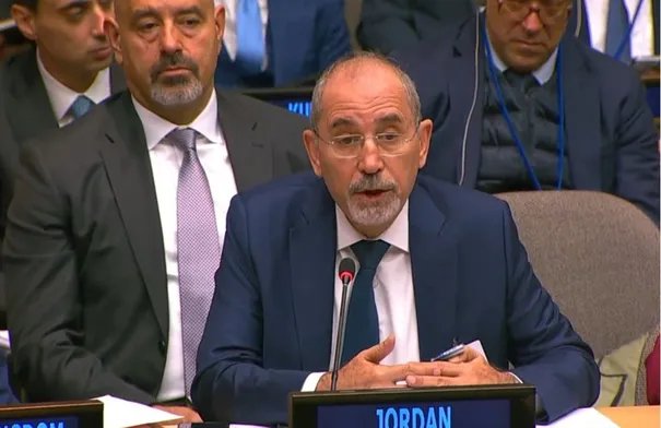 وزير الخارجية الأردني أيمن الصفدي يتحدث في اجتماع وزاري للأمم المتحدة حول حل الدولتين.