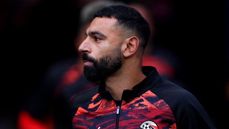 صورة محمد صلاح بقميص تدريب منتخب مصر