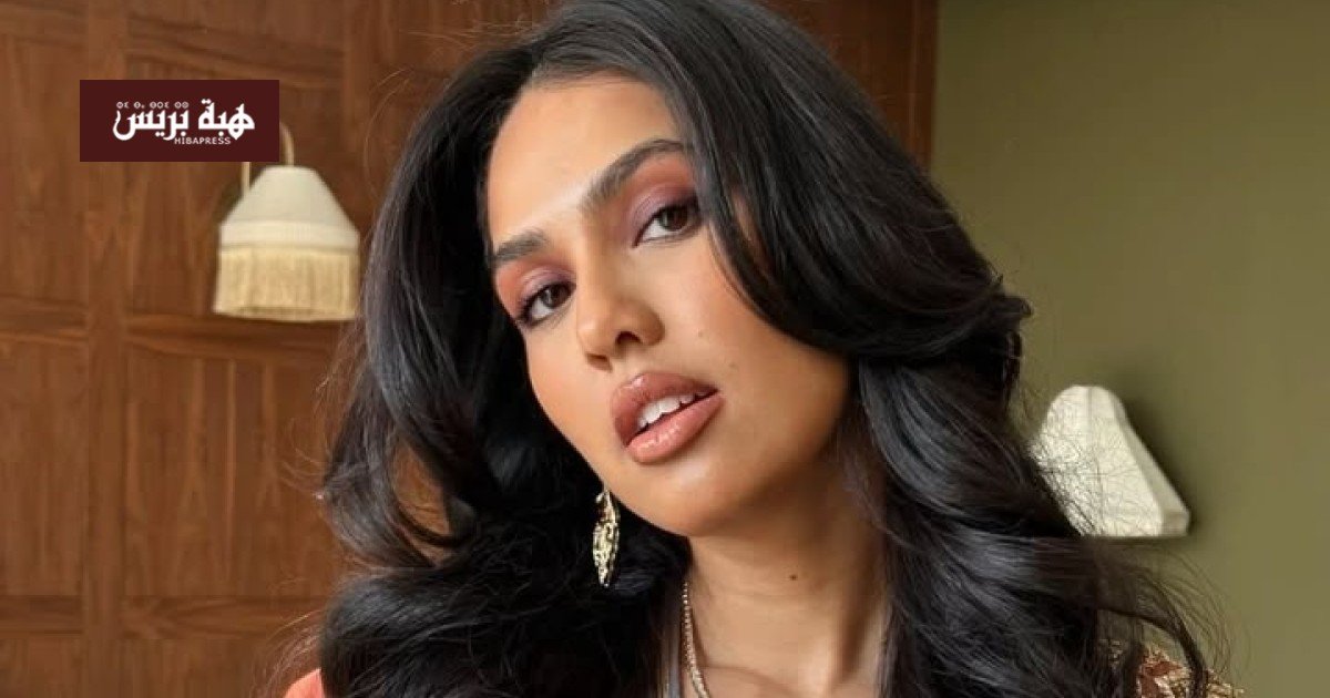 صورة للفنانة المغربية منال بنشليخة تعبر عن رأيها في الموسيقى المولدة بالذكاء الاصطناعي