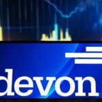 Devon Energy logo with a stylized letter representing activist investor communication