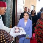 SAR la Princesse Lalla Asmaa accueillant la Première Dame du Kenya, Rachel Ruto, à l'aéroport de Rabat-Salé.