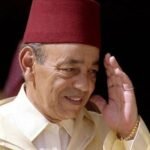 Portrait de Sa Majesté le Roi Hassan II, symbole de son règne bâtisseur et de son héritage durable pour le Maroc.