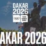 Logo des Jeux olympiques de la jeunesse Dakar 2026 avec des athlètes en action et des symboles sénégalais.