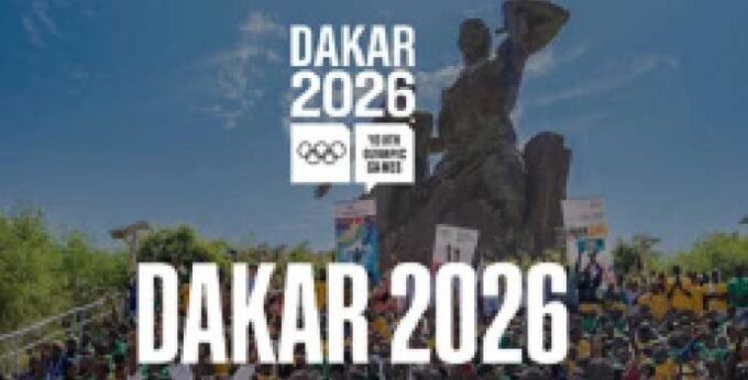 Logo des Jeux olympiques de la jeunesse Dakar 2026 avec des athlètes en action et des symboles sénégalais.