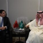 Nasser Bourita, ministre des Affaires étrangères du Maroc, en pleine discussion diplomatique avec ses homologues saoudien et libanais, et le ministre émirati de l'Industrie, lors de la 81e AG de l'ONU à New York.