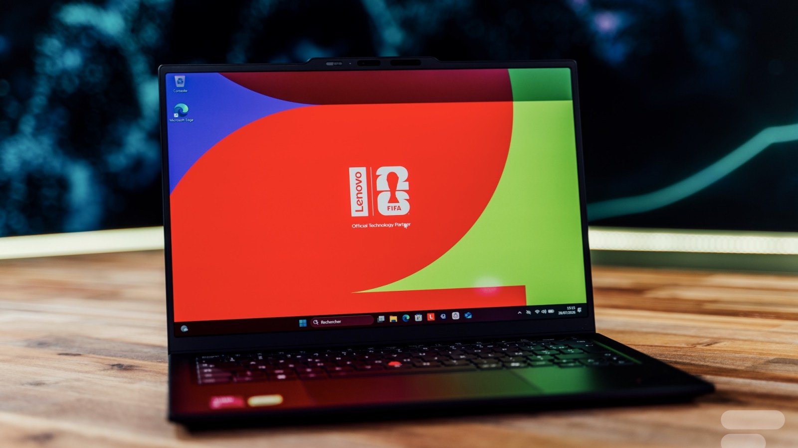 Un Lenovo ThinkPad démonté, révélant ses composants internes facilement accessibles grâce au châssis Space Frame.