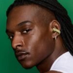 Découvrez les Bose Sport Open Earbuds, les écouteurs à clip innovants pour les coureurs. Profitez de votre musique en toute sécurité, avec un son naturel et une offre exclusive !