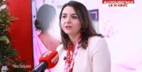 La Dr Meriem El Bachiri, cancérologue-oncologue, s'exprimant sur l'importance de la prévention et du dépistage du cancer du sein lors de la campagne Octobre Rose.