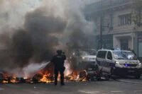 صورة تجمع لقطات متنوعة تعبر عن الأخبار الدولية والإقليمية، بما في ذلك لقطات سياسية، رياضية، وفنية.