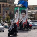 إيران تدرس استهداف الانتخابات الأمريكية والإسرائيلية بهجمات سيبرانية وتجنيد عملاء 6 شارع في العاصمة الإيرانية طهران يرمز للسياسة الإيرانية
