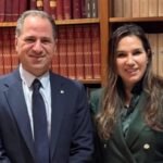 جدل قضائي ودبلوماسي في لبنان: إحالة ملف السفيرة معوض للمحكمة العسكرية تثير استنكار الجميل ومعوض 6 صورة تجمع رئيس حزب الكتائب اللبنانية النائب سامي الجميل والسفيرة ندى حمادة معوض.