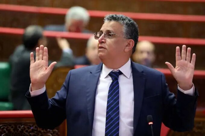 إصلاحات تاريخية في الإكراه البدني: وهبي يعلن إلغاء 22 ألف برقية بحث ويحدد سقف 8 آلاف درهم للديون 9 وزير العدل عبد اللطيف وهبي يتحدث في جلسة بمجلس المستشارين حول إصلاحات الإكراه البدني.