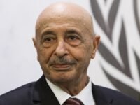 صورة لعقيلة صالح، رئيس مجلس النواب الليبي السابق، خلال حضوره اجتماعًا للأمم المتحدة في نيويورك.