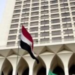 صورة تجمع ممثلين عن الدبلوماسية المصرية والسعودية والتركية والباكستانية تناقش القضايا الإقليمية.