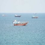 خريطة توضيحية لمضيق هرمز والشرق الأوسط، أو صور لقادة سياسيين معنيين.