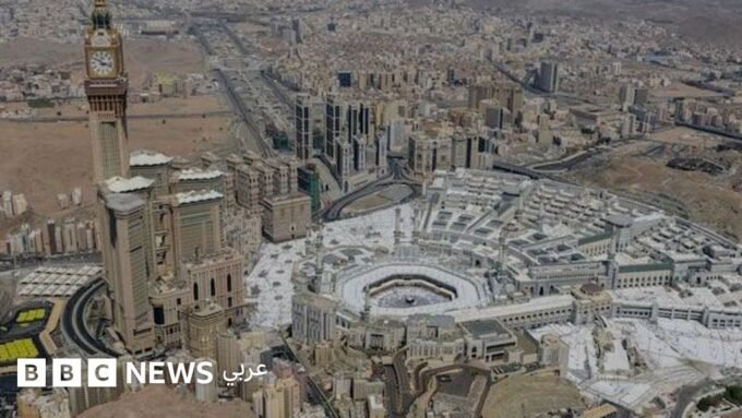 تصعيد في اليمن: استهداف القصر الرئاسي بعدن ونفي حوثي لاستهداف مكة المكرمة 9 الدخان يتصاعد من منشأة نفطية سعودية بعد هجوم حوثي