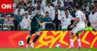 احتفال لاعبي المنتخب السعودي بعد الفوز على قطر والتأهل لنهائي خليجي 27