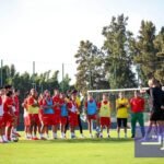المنتخب الوطني النسوي لأقل من 17 سنة: استعدادات مكثفة لاستضافة المونديال العالمي بالمغرب 8 صورة جماعية للاعبات المنتخب المغربي النسوي لأقل من 17 سنة خلال حصة تدريبية استعداداً لكأس العالم.
