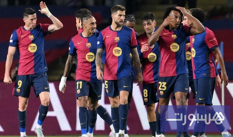 لاعبو برشلونة في لحظة تأمل بعد خسارة الكلاسيكو.