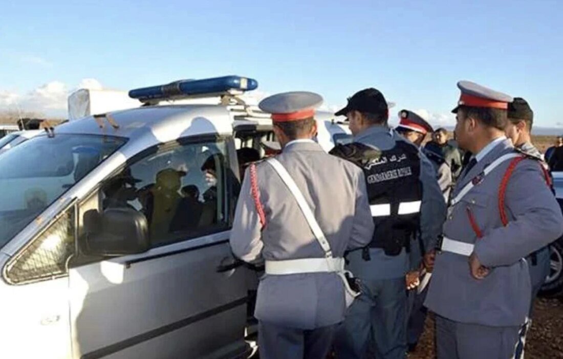 صورة لطائرة درون تستخدم في تهريب المخدرات أو عناصر الدرك الملكي تقوم بالتحقيق