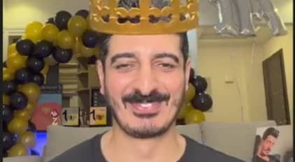 صورة للبلوجر محمد شاكر المعروف بـ "شاكر محظور" في سياق التحقيقات المالية والقضائية ضده.