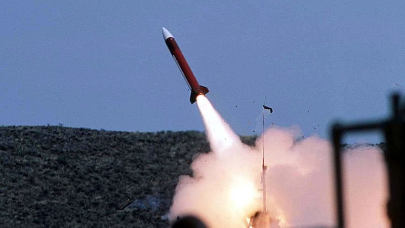 الولايات المتحدة توافق على صفقة صواريخ باتريوت لأوكرانيا: تعزيز الدفاعات الجوية في مواجهة التصعيد الروسي 3 منظومة صواريخ باتريوت للدفاع الجوي جاهزة للإطلاق.