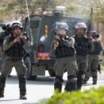 صورة لجنود إسرائيليين خلال عملية عسكرية في مدينة الخليل بالضفة الغربية