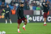 صورة لمحمد صلاح بقميص طرابزون سبور وسط جماهير تركية متحمسة