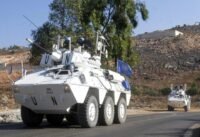 جنود من اليونيفيل في دورية بجنوب لبنان