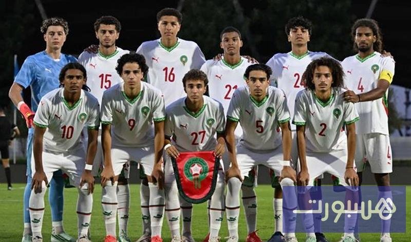 فرحة لاعبي منتخب المغرب لأقل من 17 سنة بعد تسجيل هدف في مرمى الغابون خلال مباراة ودية بمركب محمد السادس.
