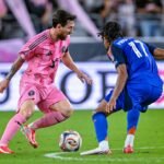 تعادل مثير يحرم إنتر ميامي من التقدم في سباق الدوري الأمريكي 8 صورة ليونيل ميسي خلال مباراة إنتر ميامي ضد إف سي سينسيناتي في ميامي، فلوريدا، في 28 أكتوبر 2026.
