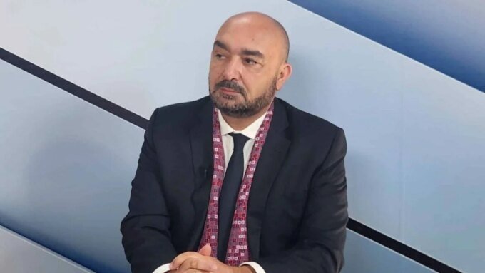 Moncef Belkhayat, fondateur et président de H&S Invest Holding, souriant et confiant, illustrant la nouvelle acquisition stratégique de Primor au Maroc.