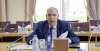 Le ministre de l'Intérieur du Maroc en discussion avec les leaders des principaux partis politiques lors d'une réunion préparatoire pour les élections de 2027 à Rabat.