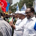 Le leader de l'opposition congolaise, Delly Sesanga, participe à une manifestation à Kinshasa contre une potentielle réforme constitutionnelle, le 15 septembre 2026.